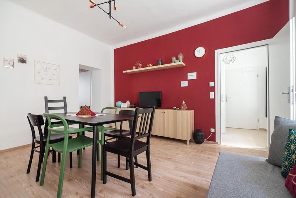 Colorful Apartment Facing Green Courtyard Vienna Exterior photo
