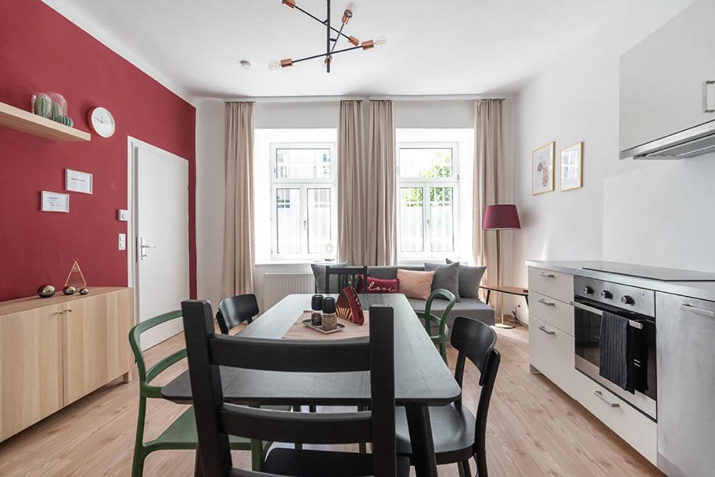 Colorful Apartment Facing Green Courtyard Vienna Exterior photo